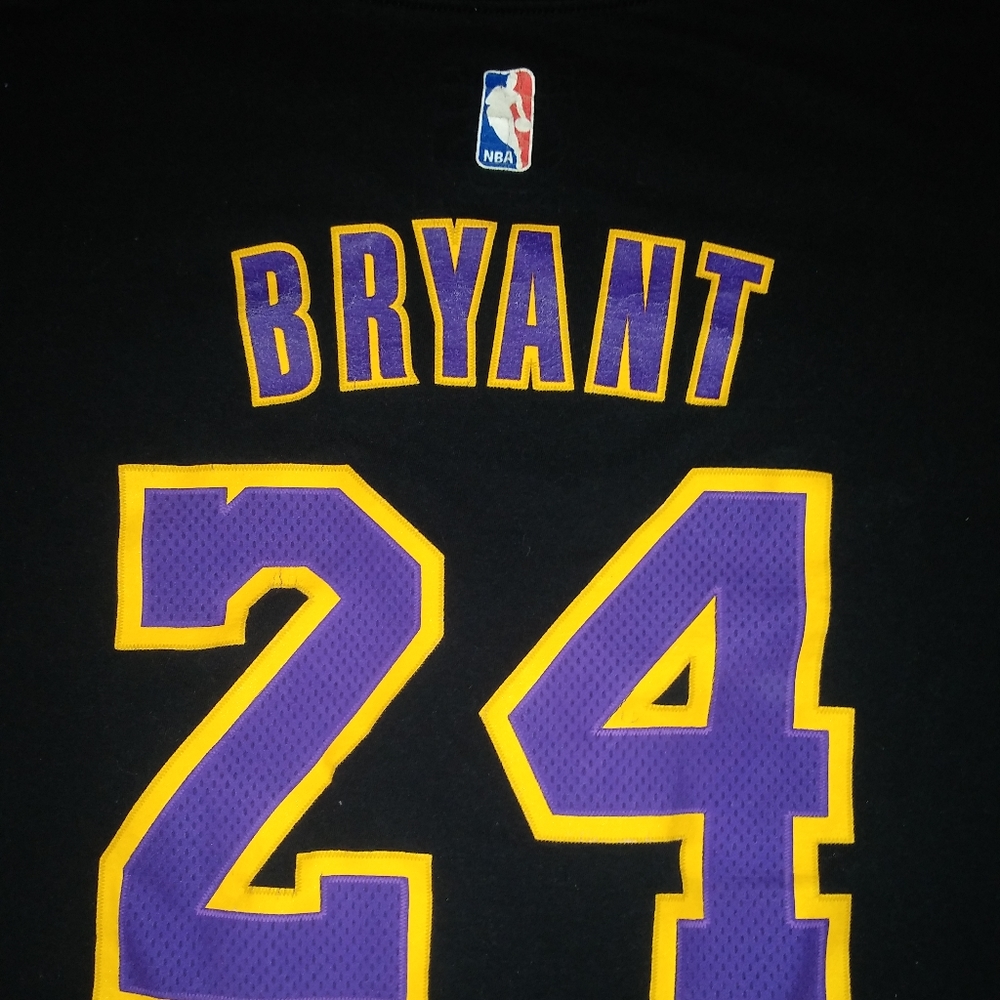 adidas Kobe Bryant #24 tee shirt size small